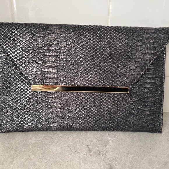 Envelope Clutch Black and Silver metallic grey Cross body chain detachable - Picture 3 of 8
